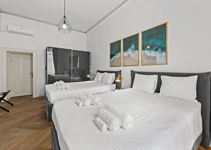 Apartment Augier - Elegant & Spacious - City Centre