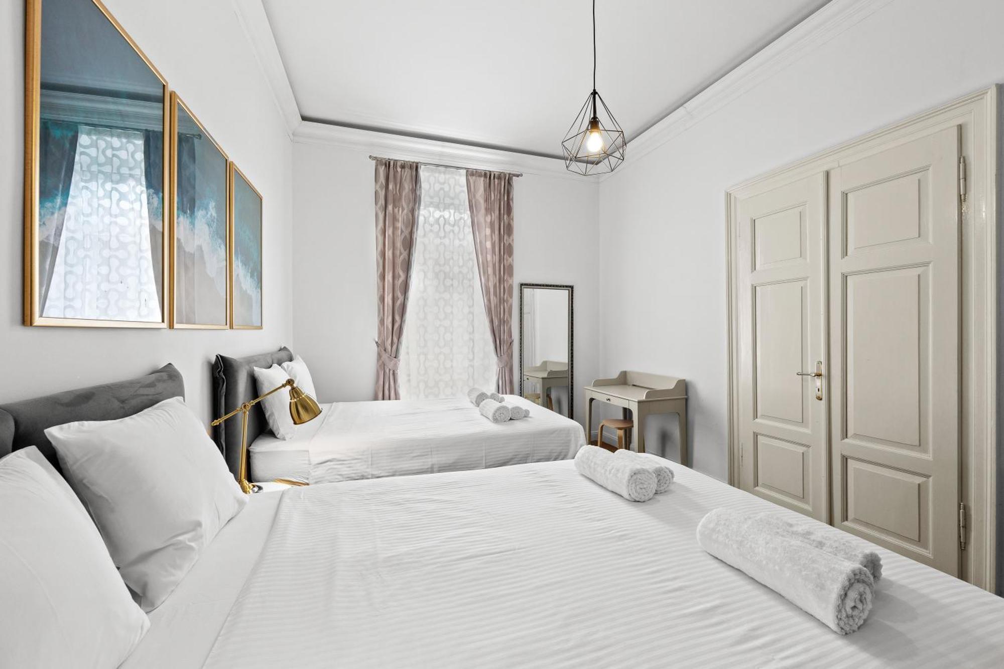 Augier - Elegant & Spacious - Centre Apartment