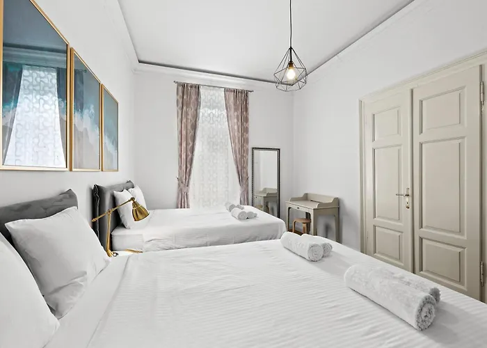 Apartment Augier - Elegant & Spacious - City Centre